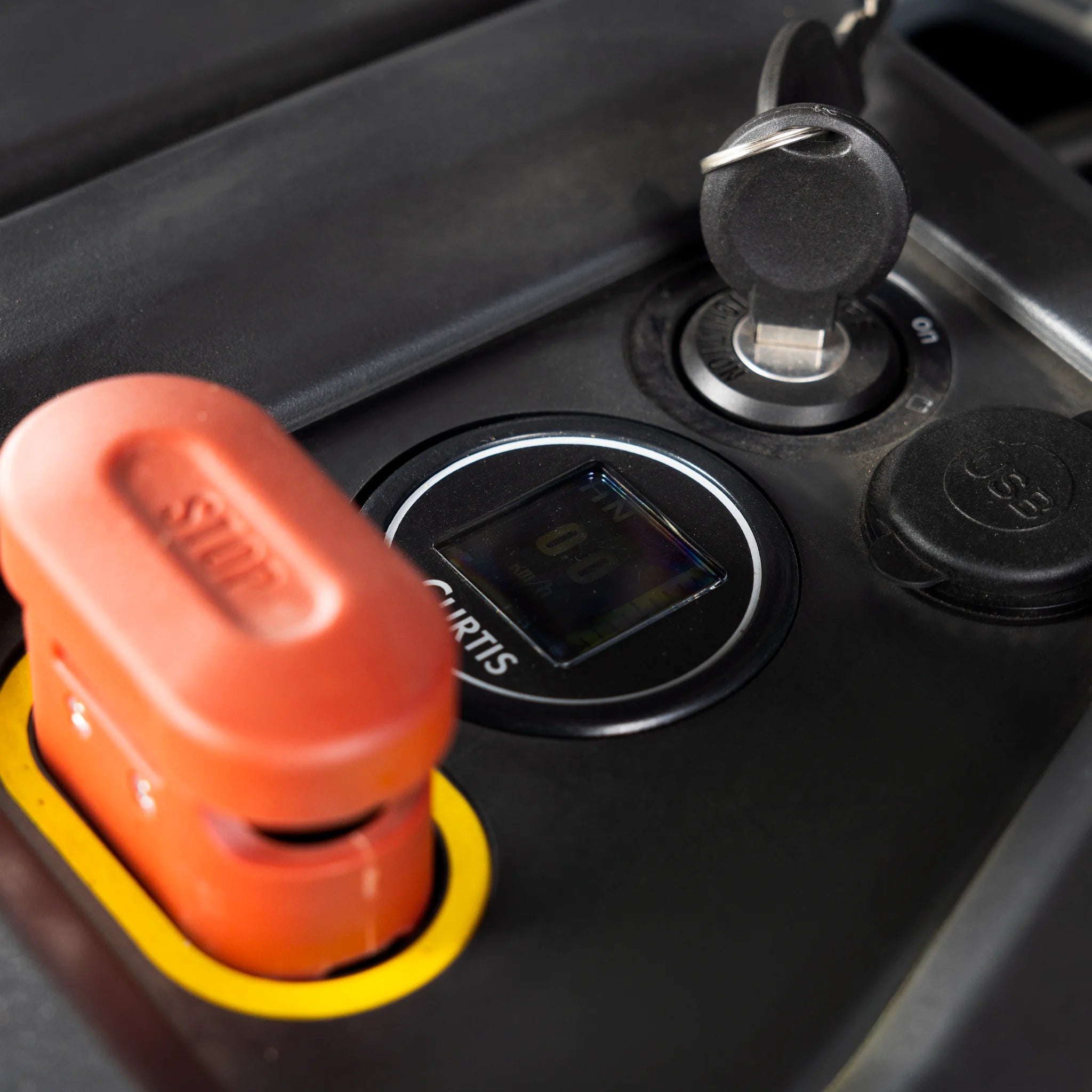 Elektro-Hochhubwagen SPRINT mit Fahrerstand