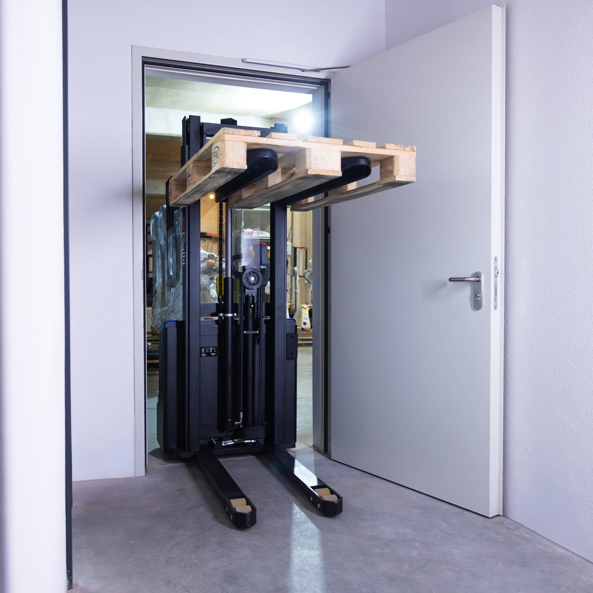 Deichselstapler PRECISE mit Proportionalhub & Vollfreihub