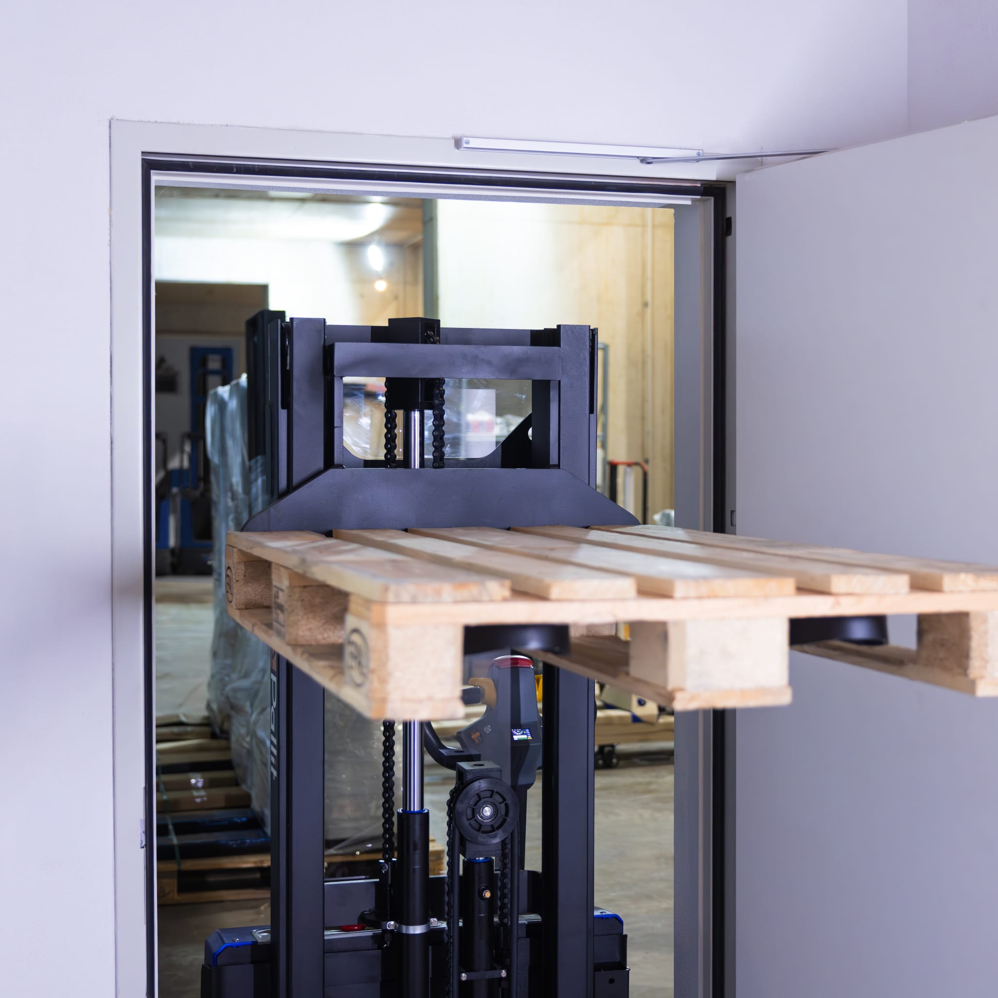 Deichselstapler PRECISE mit Proportionalhub & Vollfreihub