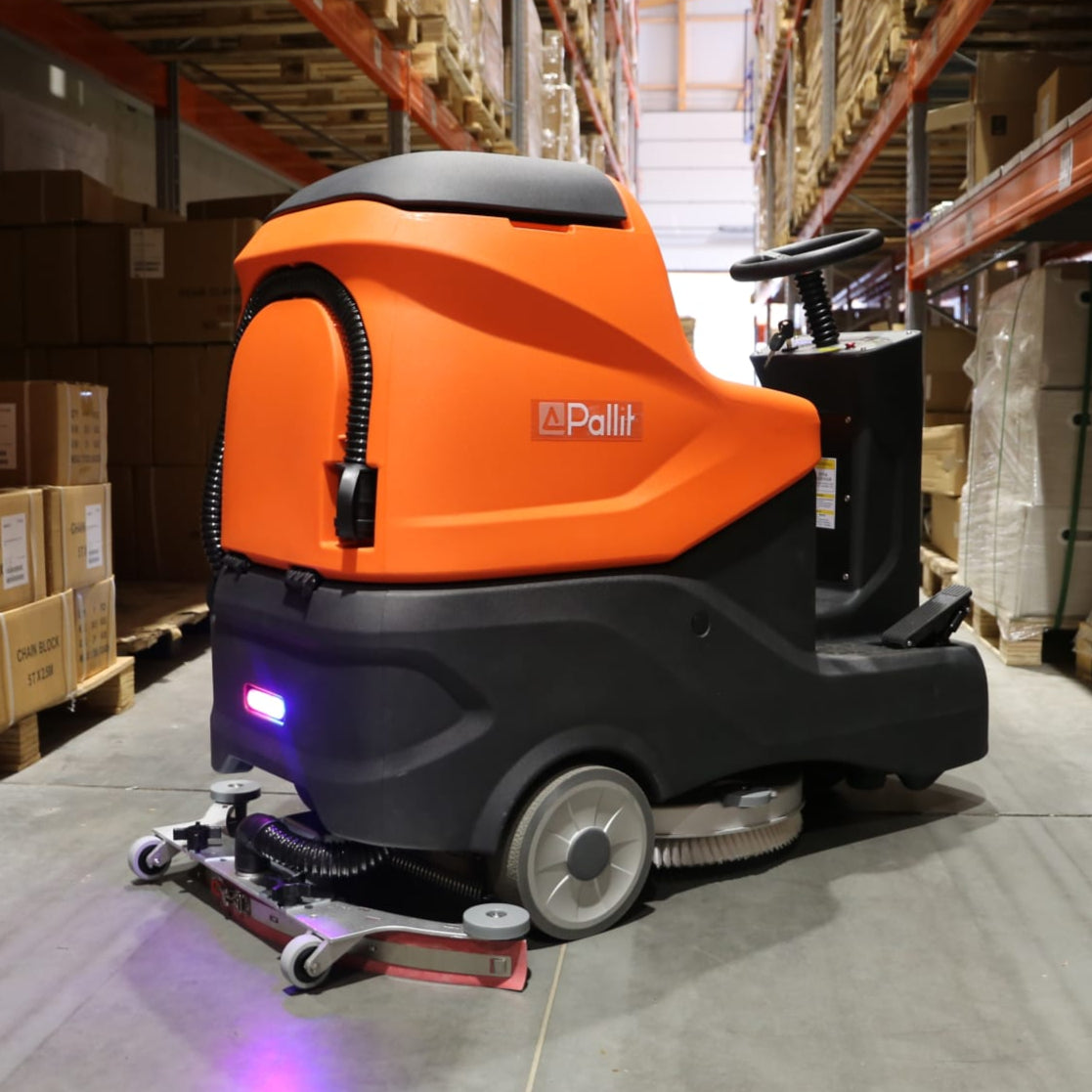 Aufsitz-Scheuersaugmaschine SCRUBBER-M